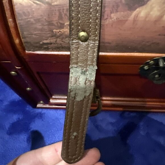 Bradford Exchange John Wayne Stagecoach Trunk Valet Box Hidden Compartment New - Picture 7 of 16